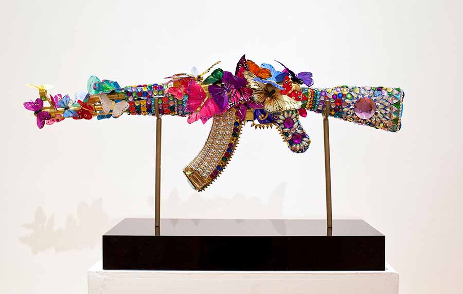 Laila Shawa, Where Souls Dwell V, 2013. Steel, wood, Swarovski crystals, rhinestones and feathers. Laila Shawa, Where Souls Dwell V, 2013. Steel, wood, Swarovski crystals, rhinestones and feathers.