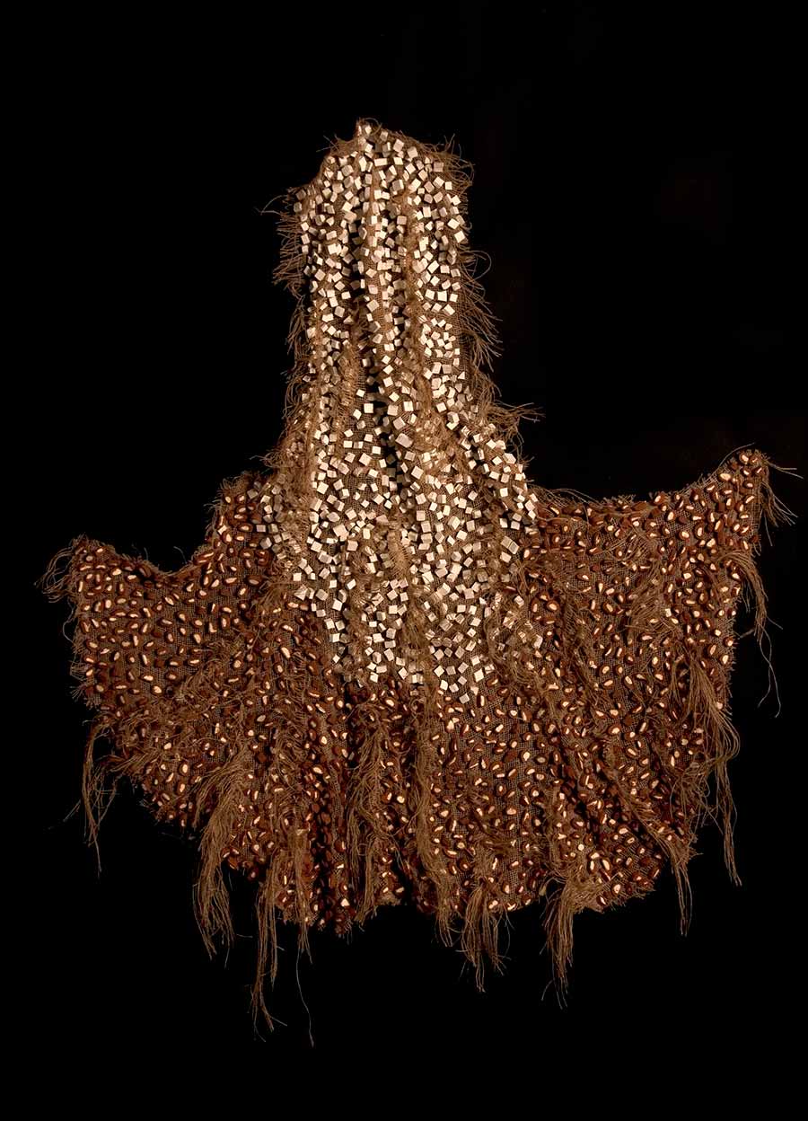 Nnenna Okore, Resonance, 2017. Cheesecloth, white talc, acrylic paint and wire, 183 x 219 x 31 cm. Nnenna Okore, Resonance, 2017. Cheesecloth, white talc, acrylic paint and wire, 183 x 219 x 31 cm.