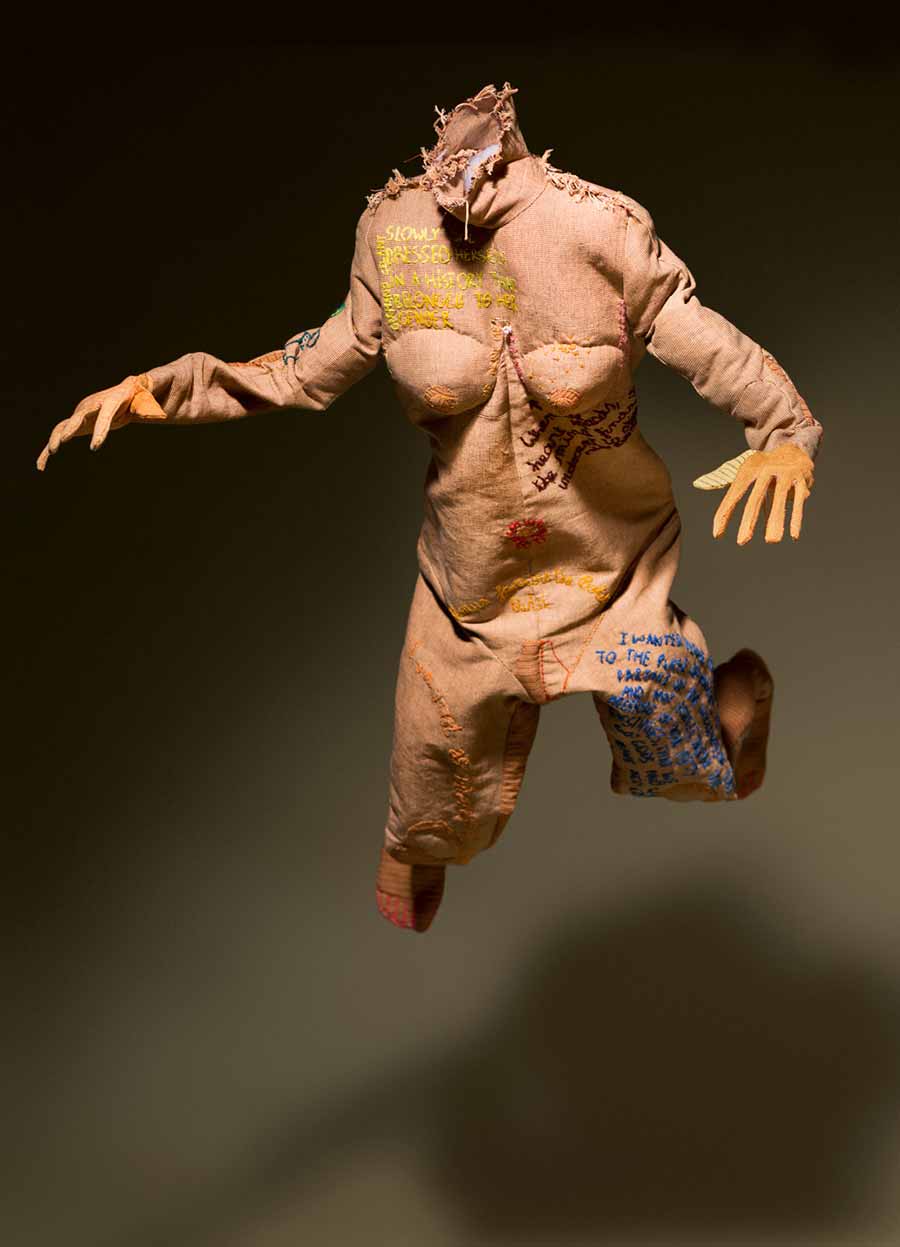 Sylvie Franquet, Run Ragged, 2016. Akhmim (Egypt) cotton on wood and wire frame. Body 185 cm high on a variable stand. Sylvie Franquet, Run Ragged, 2016. Akhmim (Egypt) cotton on wood and wire frame. Body 185 cm high on a variable stand.
