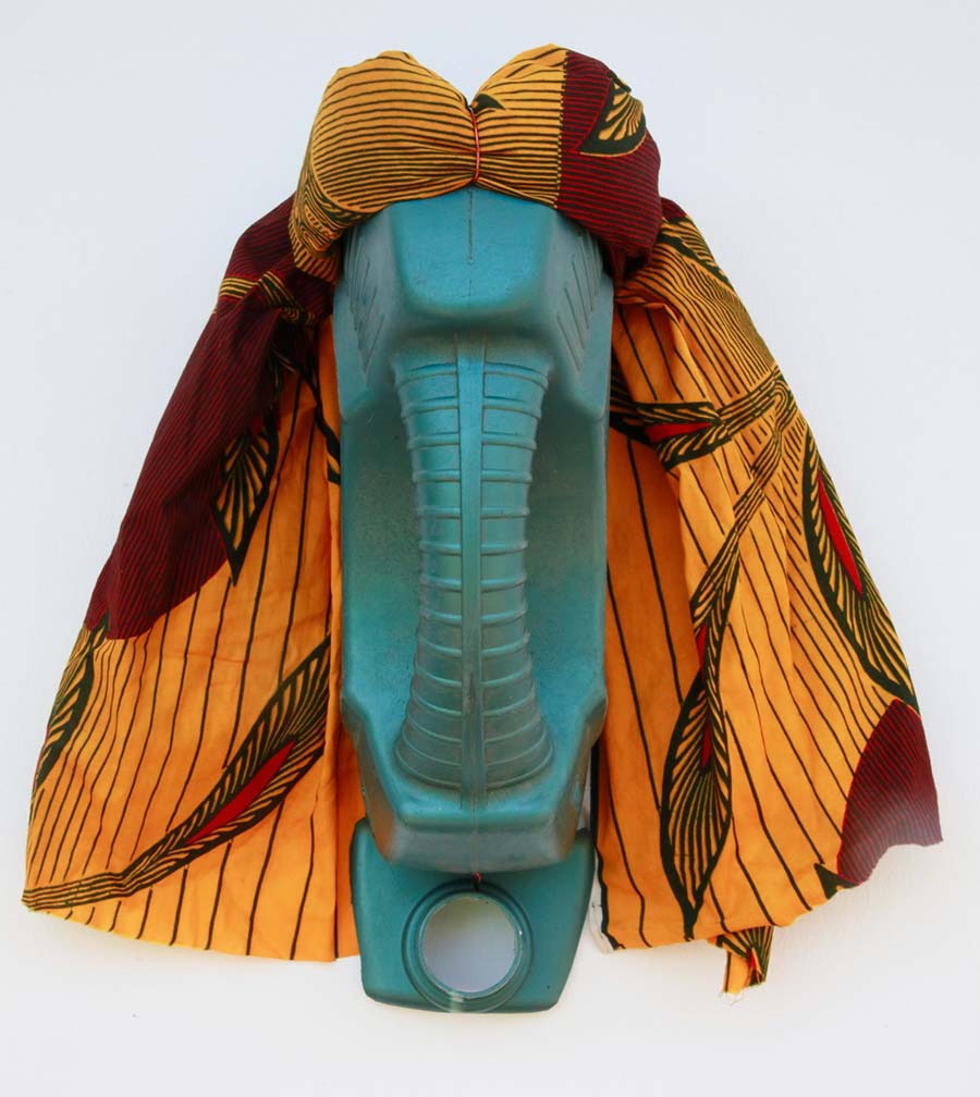 Romuald Hazoumè, Mariama, 2019. Plastic, fabric and copper, 41 x 37.5 x 18.5 cm. Romuald Hazoumè, Mariama, 2019. Plastic, fabric and copper, 41 x 37.5 x 18.5 cm.