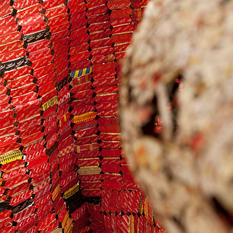 <strong>El Anatsui</strong>, <em>AG+BA</em>, 2014
Aluminium, copper wire and
nylon string, size variable.