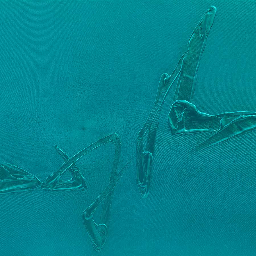 Tian Wei, Moon, 2017. Iridescent acrylic on canvas, 155 x 241 cm.