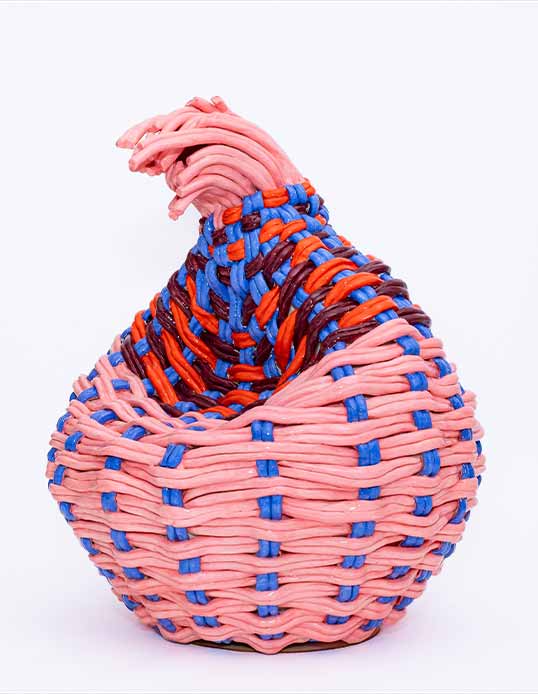 Xanthe Somers, Common Threads, 2025.Glazed stoneware, 60 x 55 x 55 cm. Xanthe Somers, Common Threads, 2025.Glazed stoneware, 60 x 55 x 55 cm.