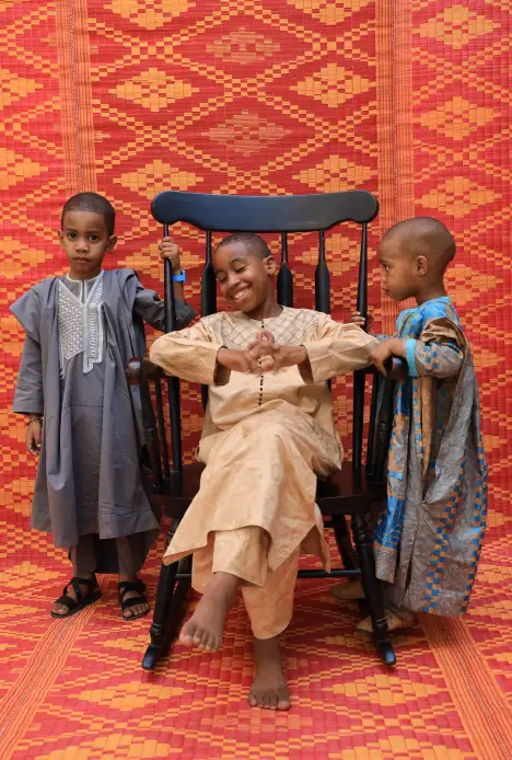 Djibril Dramé, Ndewendeul Series: The Lads, 2022. Giclée print on Hahnemühle FineArt Baryta 325 gsm paper. 84 x 56 cm. 