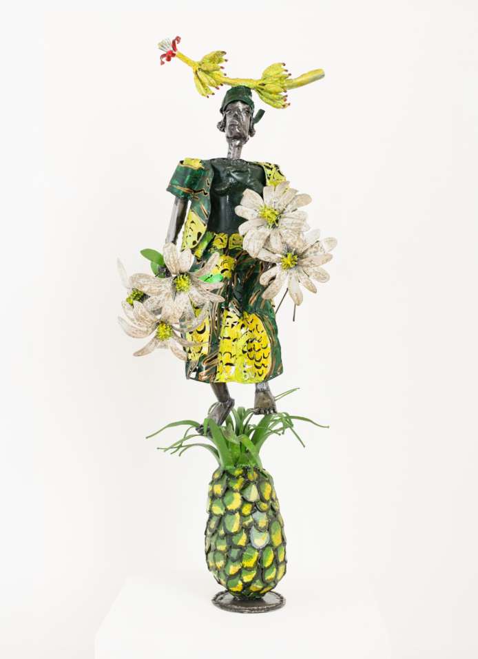 Sokari Douglas Camp, Pineapple Daisy, 2024.Mild steel acrylic paint. 107 x 43 x 34 cm. 