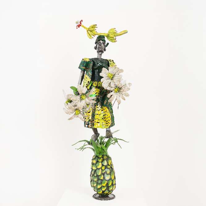 Sokari Douglas Camp, Pineapple Daisy, 2024. Mild steel acrylic paint, 107 x 43 x 34 cm.